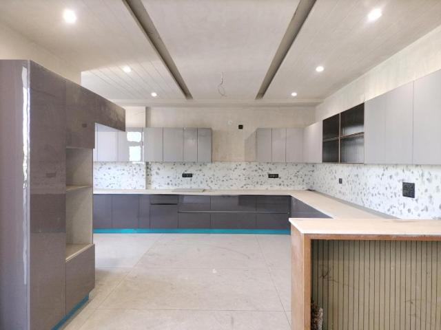 4 BHK Independent Builder Floor in Sector 7 for resale Faridabad. The reference number is 20760357