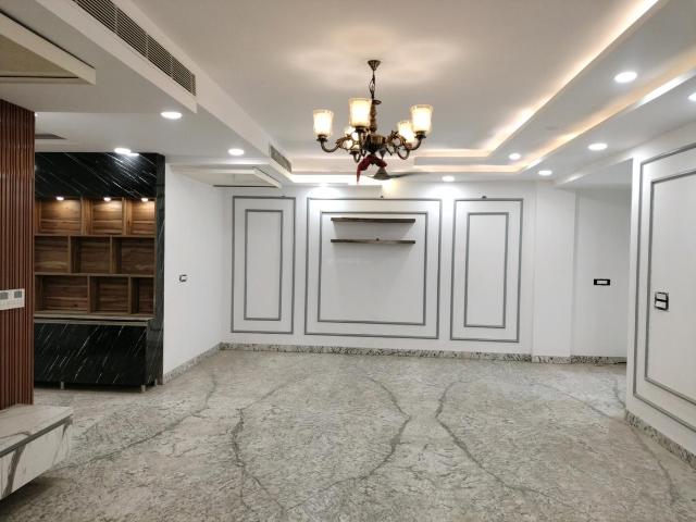 4 BHK Independent Builder Floor in Sector 8 Dwarka for resale New Delhi. The reference number is 20574707