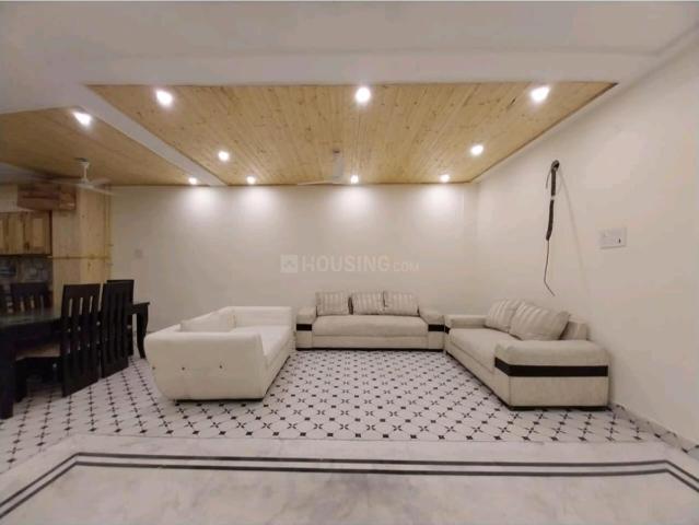 4 BHK Independent Builder Floor in Sector 104 for rent Noida. The reference number is 18796772
