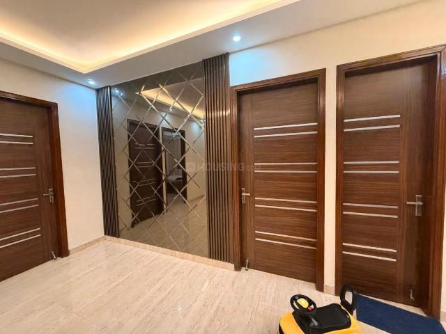 4 BHK Independent Builder Floor in Sector 10A for rent Gurgaon. The reference number is 20350930