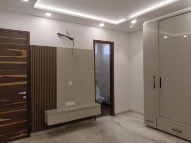 4 BHK Independent Builder Floor in Sector 11 Rohini for resale New Delhi. The reference number is 19721493