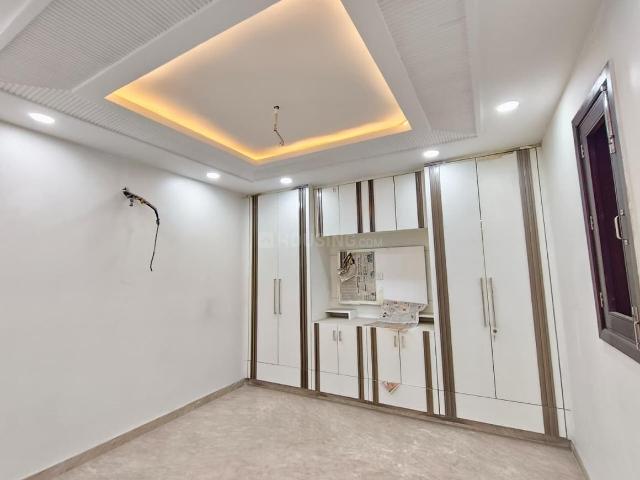4 BHK Independent Builder Floor in Sector 11 Rohini for resale New Delhi. The reference number is 20014609