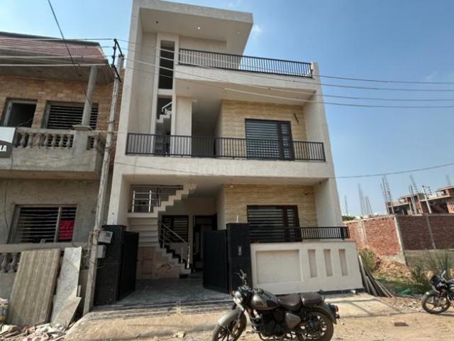 4 BHK Independent Builder Floor in Sector 127 for resale Mohali. The reference number is 20569954