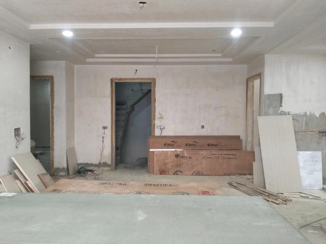 4 BHK Independent Builder Floor in Sector 17 Rohini for resale New Delhi. The reference number is 19868096