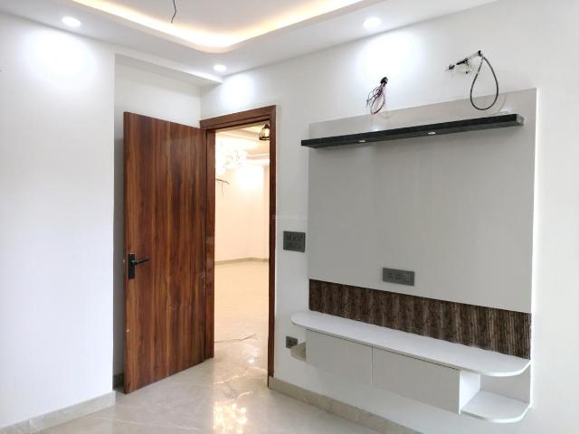 4 BHK Independent Builder Floor in Sector 15 Dwarka for resale New Delhi. The reference number is 19983907