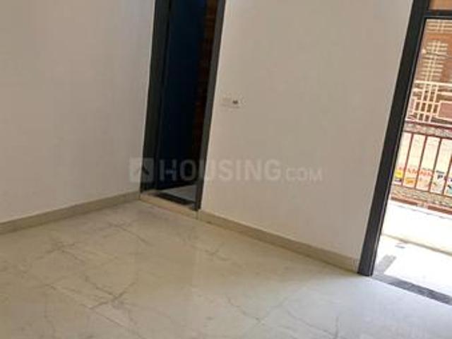 4 BHK Independent Builder Floor in Chandra Park for resale New Delhi. The reference number is 19987774