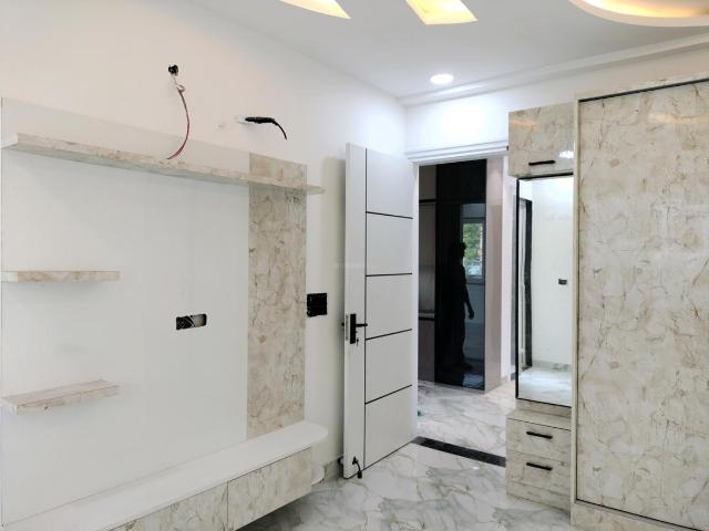 4 BHK Independent Builder Floor in Shiv Park for resale New Delhi. The reference number is 19987240