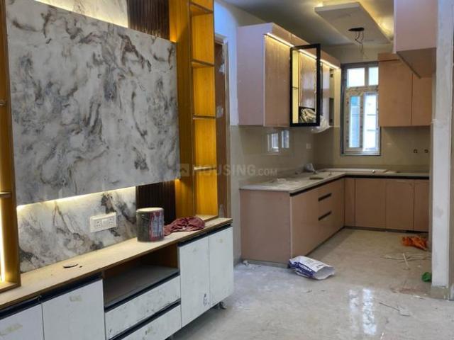 4 BHK Independent Builder Floor in Raju Parak Extension for resale New Delhi. The reference number is 20139368