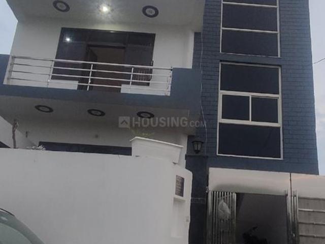 4 BHK Independent Builder Floor in Sector 168 for rent Noida. The reference number is 13720910
