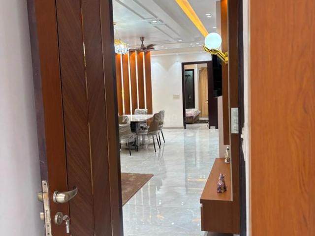 4 BHK Independent Builder Floor in Sector 23 Dwarka for resale New Delhi. The reference number is 20786746