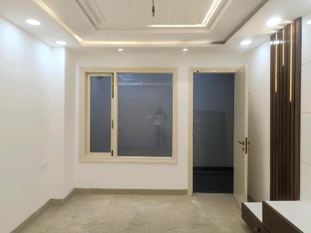 4 BHK Independent Builder Floor in Sector 23 Rohini for resale New Delhi. The reference number is 20340085