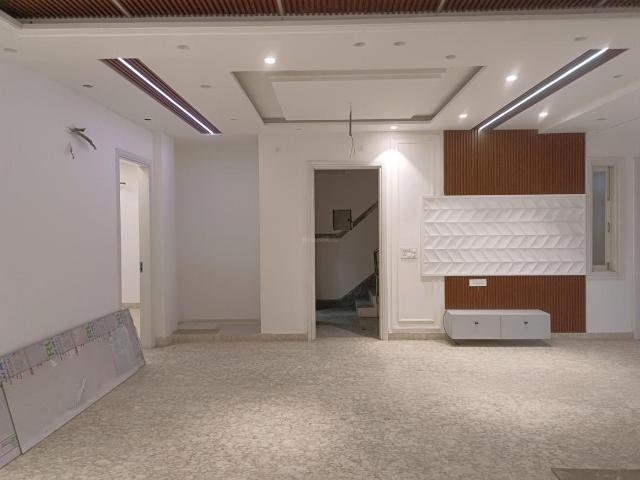 4 BHK Independent Builder Floor in Sector 20 Rohini for resale New Delhi. The reference number is 19692517