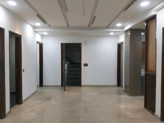 4 BHK Independent Builder Floor in Sector 24 Rohini for resale New Delhi. The reference number is 19963621