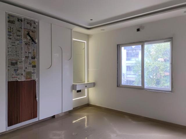 4 BHK Independent Builder Floor in Sector 24 Rohini for resale New Delhi. The reference number is 20369174