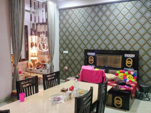 4 BHK Independent Builder Floor in Shastri Nagar for resale Ghaziabad. The reference number is 17279401
