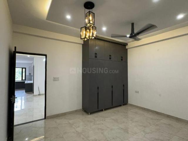 4 BHK Independent Builder Floor in Shastri Nagar for resale Ghaziabad. The reference number is 19631141