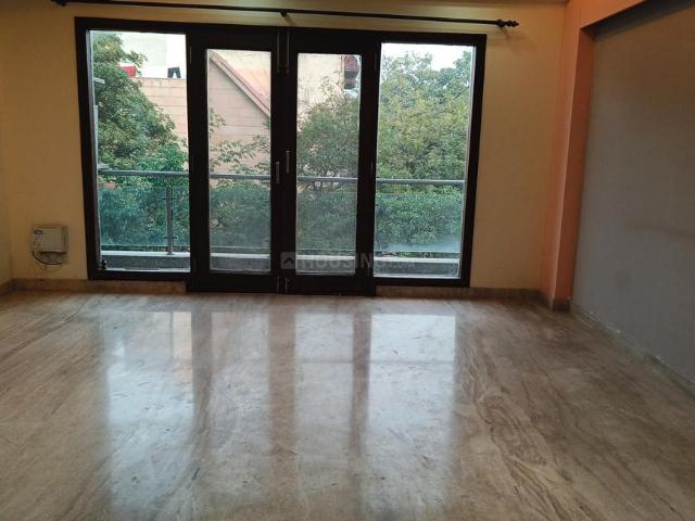 4 BHK Independent Builder Floor in South Extension II for rent New Delhi. The reference number is 19390239