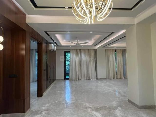 4 BHK Independent Builder Floor in South Extension II for resale New Delhi. The reference number is 14405007