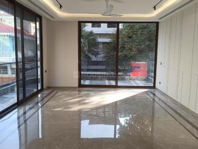 4 BHK Independent Builder Floor in South Extension II for resale New Delhi. The reference number is 20958484