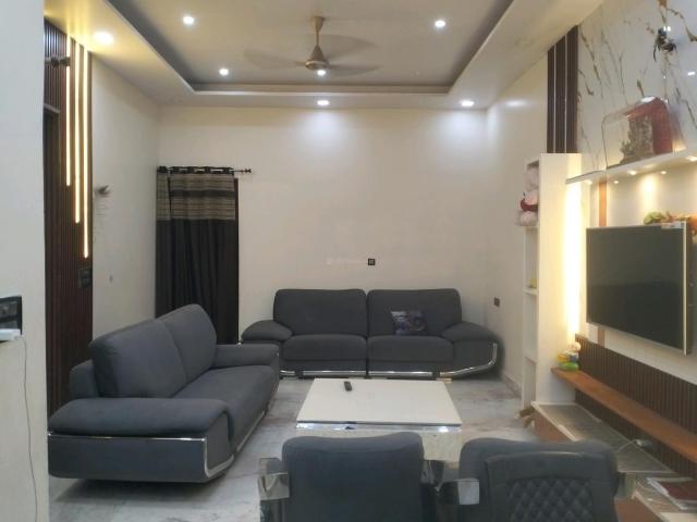 4 BHK Independent Builder Floor in Tri Nagar for resale New Delhi. The reference number is 20711355