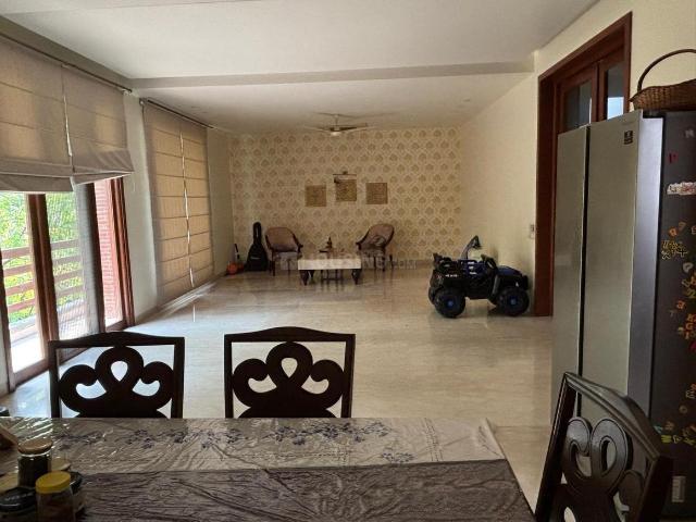 4 BHK Independent Builder Floor in Vasant Vihar for rent New Delhi. The reference number is 17545118