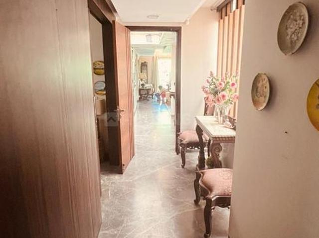 4 BHK Independent Builder Floor in Vasant Vihar for resale New Delhi. The reference number is 15188798