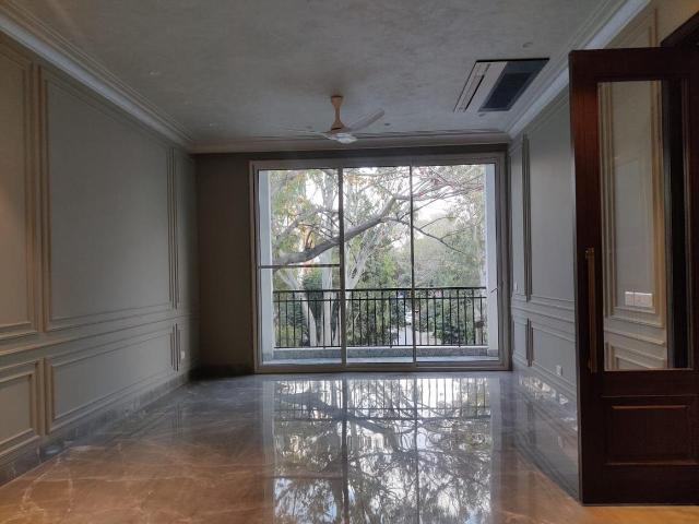 4 BHK Independent Builder Floor in Vasant Vihar for resale New Delhi. The reference number is 16824714