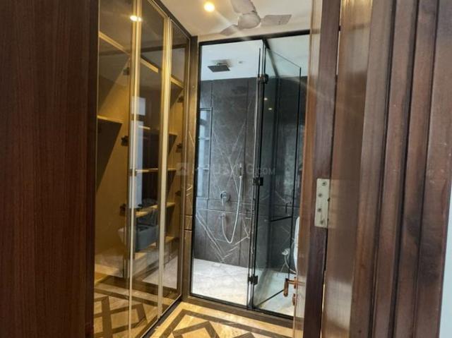 4 BHK Independent Builder Floor in Vasant Vihar for resale New Delhi. The reference number is 20645112