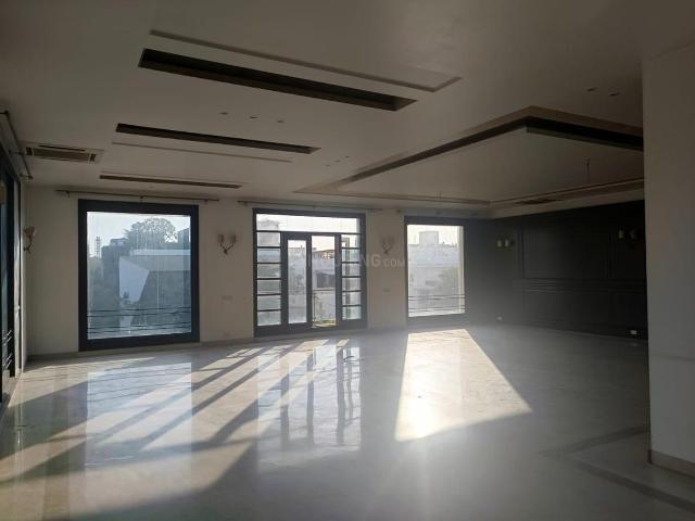 4 BHK Independent Builder Floor in Vasant Vihar for resale New Delhi. The reference number is 20638445