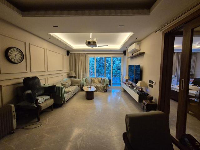 4 BHK Independent Builder Floor in Vasant Vihar for resale New Delhi. The reference number is 20964760