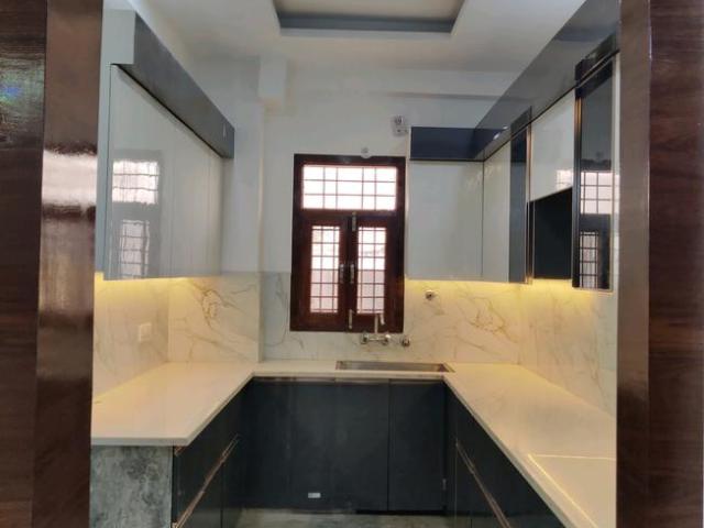 4 BHK Independent Builder Floor in Vasundhara for resale Ghaziabad. The reference number is 19230645