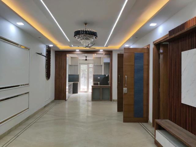 4 BHK Independent Builder Floor in Vasundhara for resale Ghaziabad. The reference number is 19231478