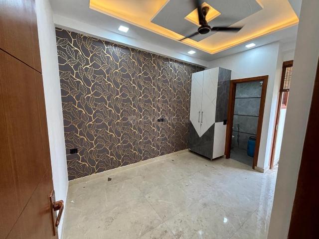 4 BHK Independent Builder Floor in Vasundhara for resale Ghaziabad. The reference number is 20690805