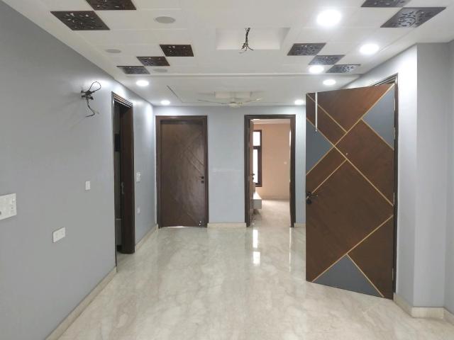 4 BHK Independent Builder Floor in Vikaspuri for resale New Delhi. The reference number is 19086456