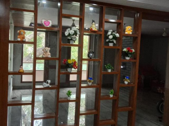 4 BHK Independent Builder Floor in Vivek Vihar for rent New Delhi. The reference number is 18027060