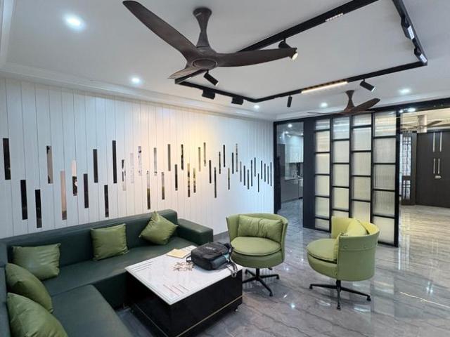 4 BHK Independent Builder Floor in Vivek Vihar for rent New Delhi. The reference number is 19527625