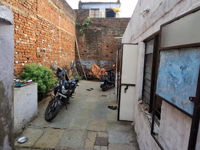 4 BHK Independent House in Thakkarbapa Nagar for resale Ahmedabad. The reference number is 18652854