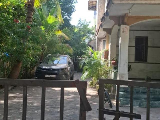 4 BHK Independent House in Thaltej for resale Ahmedabad. The reference number is 18593880