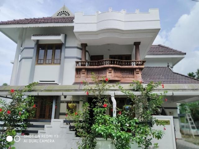 4 BHK Independent House in Thrippunithura for rent Kochi. The reference number is 10226338