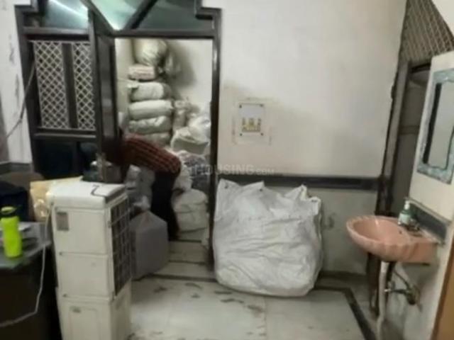 4 BHK Independent House in Tri Nagar for resale New Delhi. The reference number is 19951918
