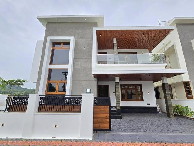 4 BHK Independent House in Uthandi for resale Chennai. The reference number is 20138803
