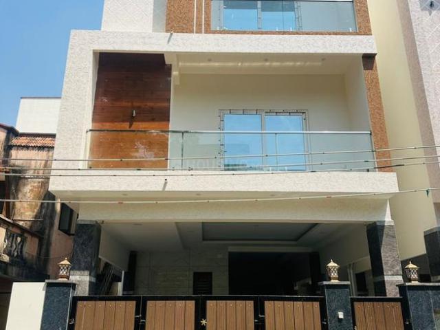 4 BHK Independent House in Valasaravakkam for resale Chennai. The reference number is 16703149