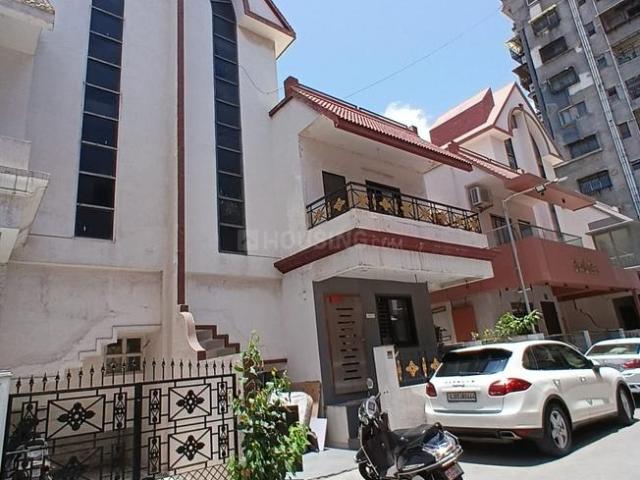 4 BHK Independent House in Adajan for rent Surat. The reference number is 20332888