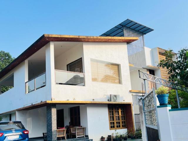 4 BHK Independent House in Aluva for resale Kochi. The reference number is 19019315