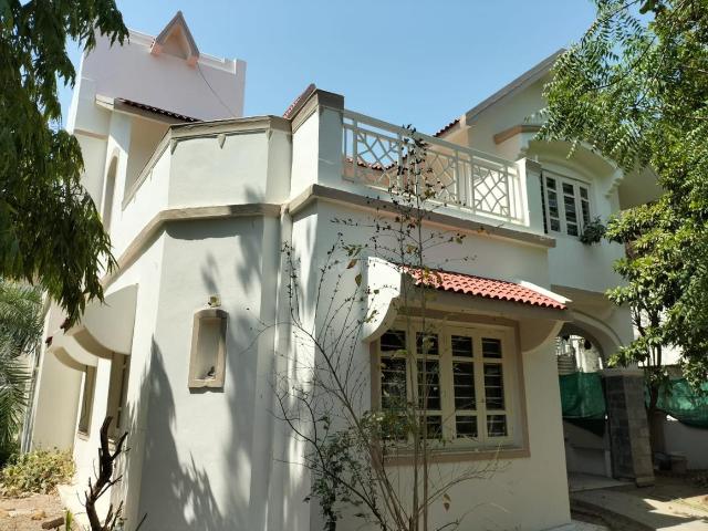 4 BHK Independent House in Ambli for resale Ahmedabad. The reference number is 20684985