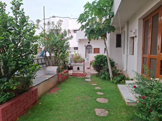 4 BHK Independent House in Banjara Hills for rent Hyderabad. The reference number is 20565322