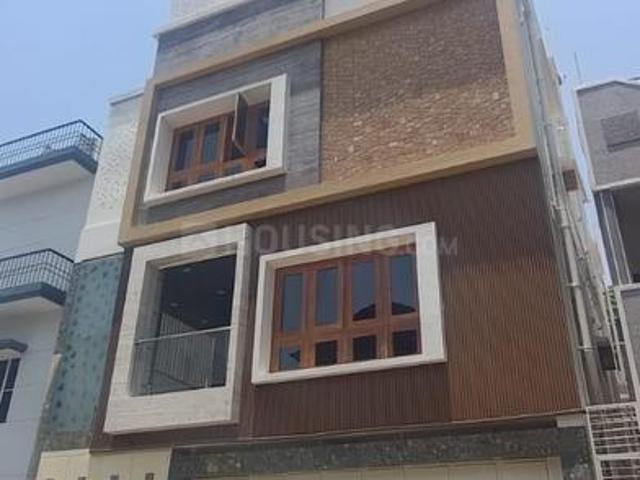 4 BHK Independent House in Basaveshwara Nagar for resale Bangalore West. The reference number is 17428019