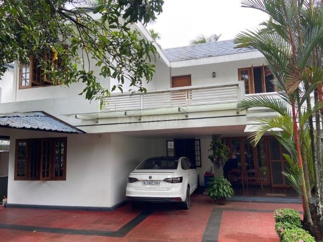 4 BHK Independent House in Chembukkav for resale Thrissur. The reference number is 18275039