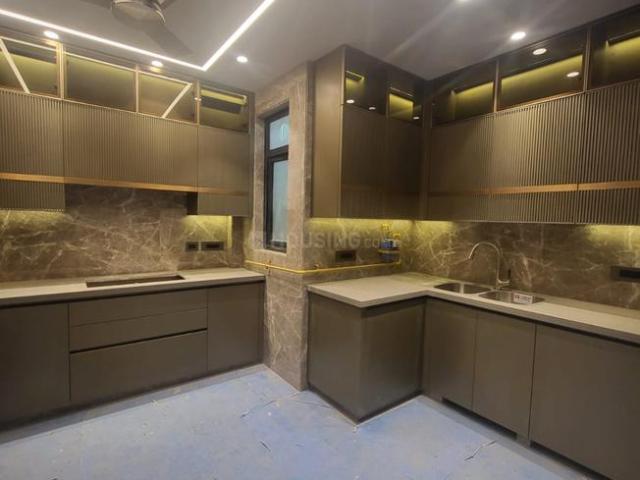 4 BHK Independent House in Chittaranjan Park for resale South East Delhi. The reference number is 17757579