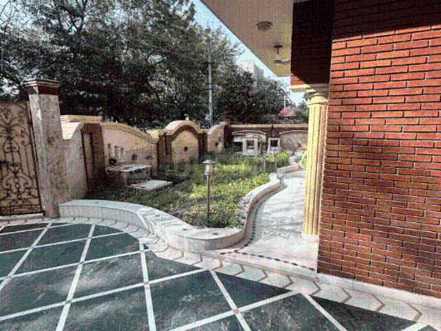 4 BHK Independent House in DLF Phase 1 for resale Gurgaon. The reference number is 20110818